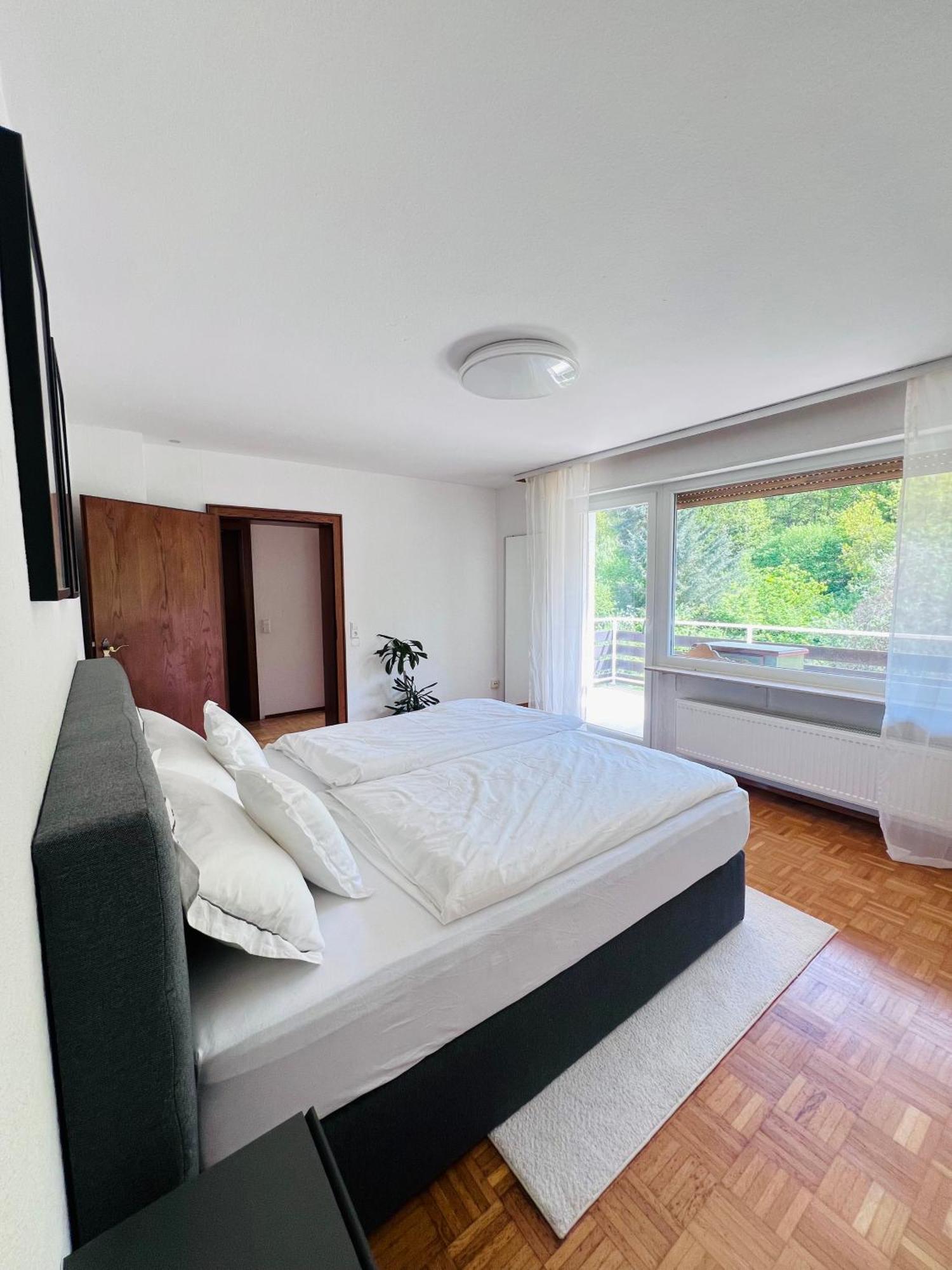 Privates Ferienhaus Mit Pool & Whirlpool Zentral In Bad Dürkheim Eksteriør billede